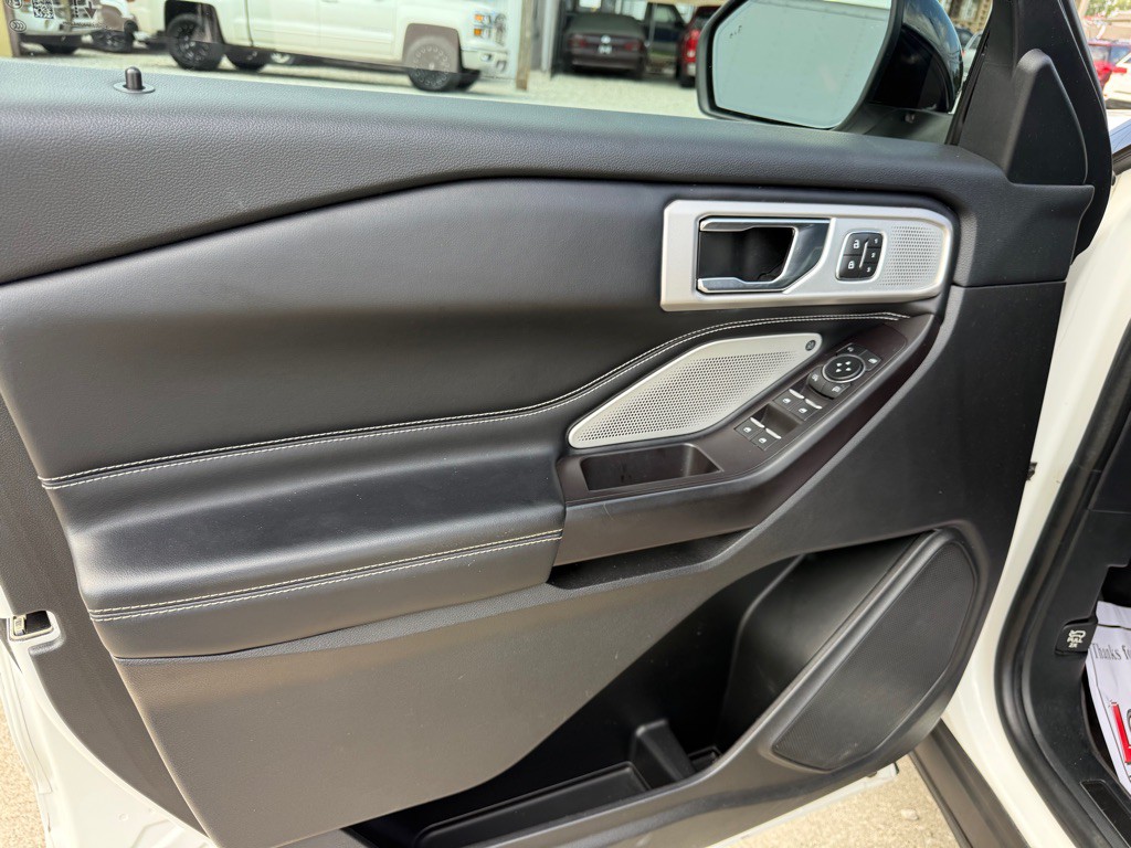 2020 Ford Explorer Image 25