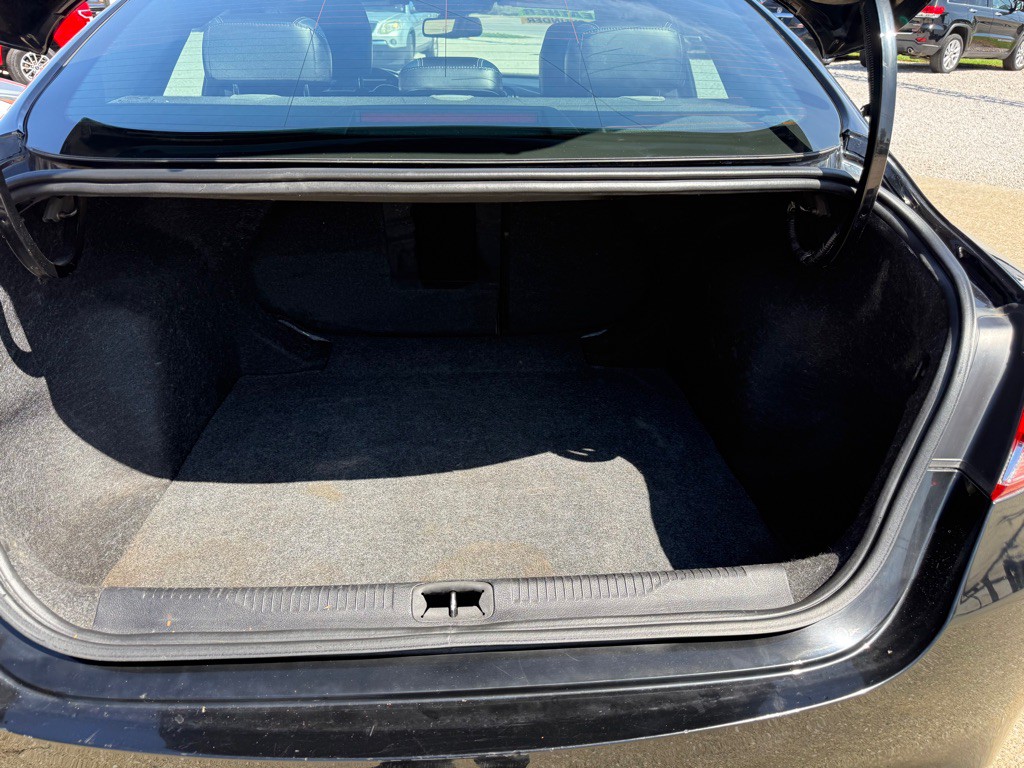 2016 Chrysler 200 Image 11