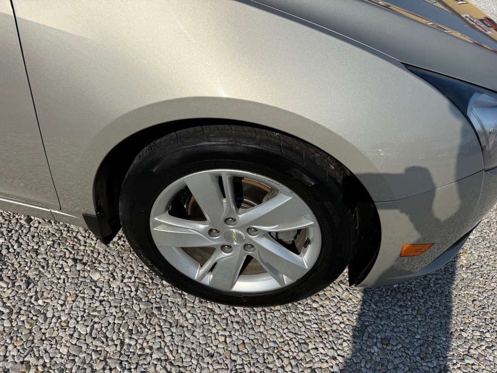 2014 Chevrolet Cruze Image 4