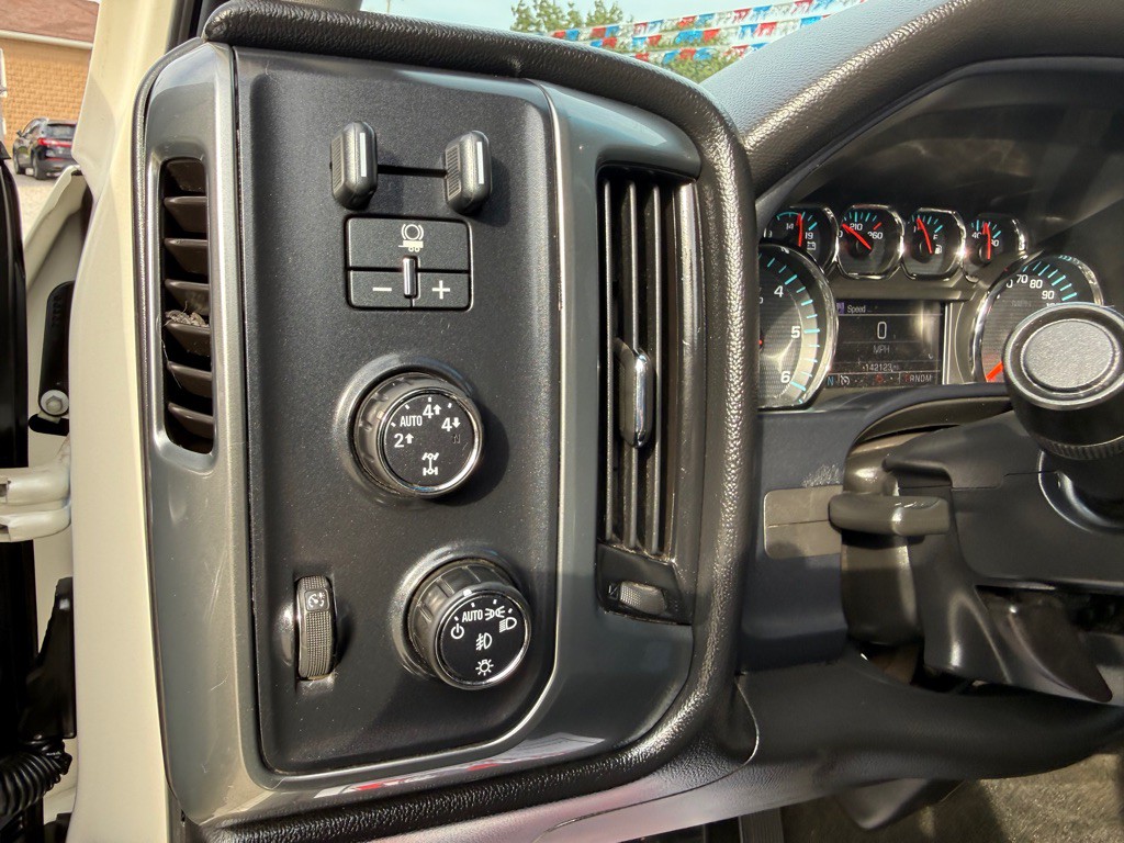 2015 Chevrolet Silverado 1500 Image 18