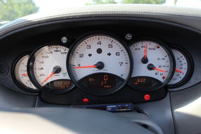 1999 Porsche 911 Image 10