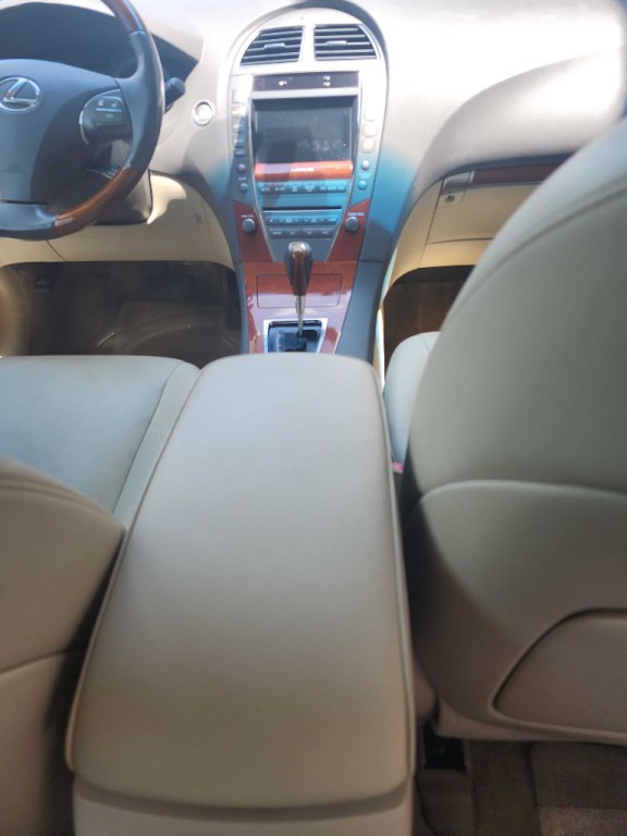 2012 Lexus ES Image 7