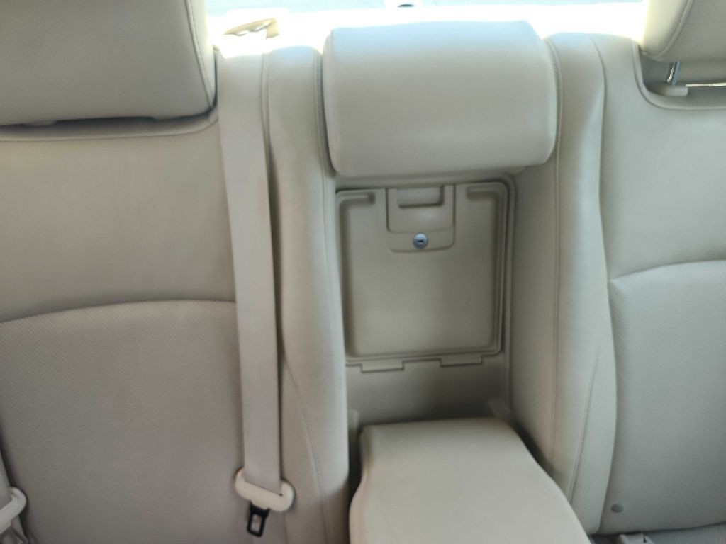2012 Lexus ES Image 11