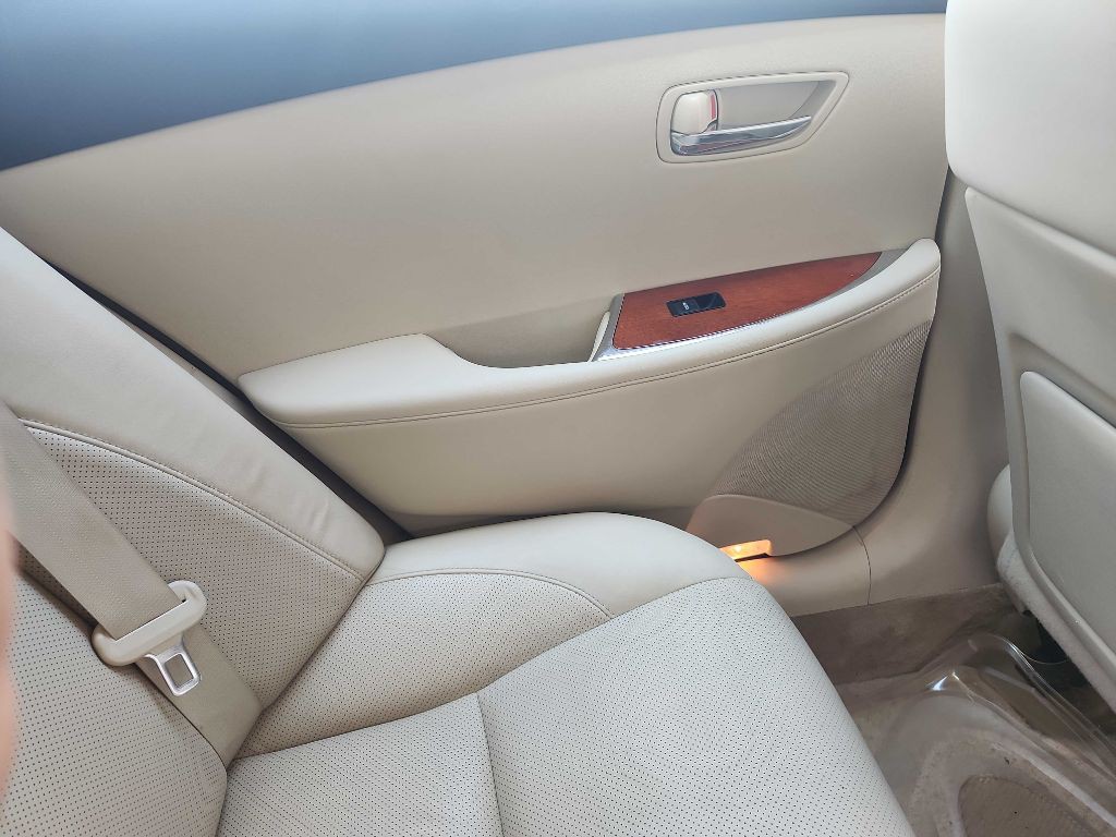 2012 Lexus ES Image 12