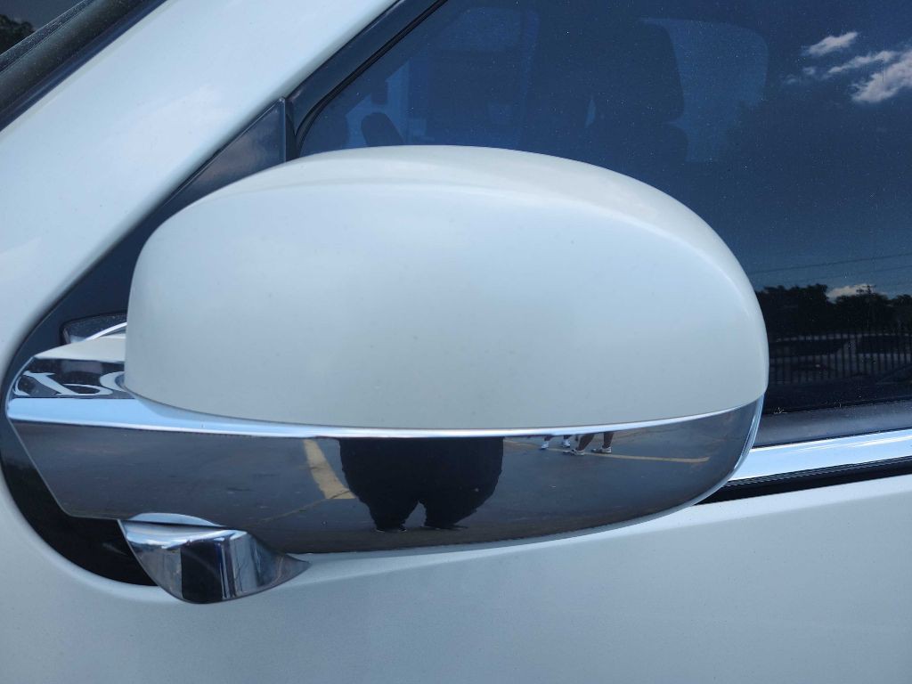 2012 Cadillac Escalade Image 2