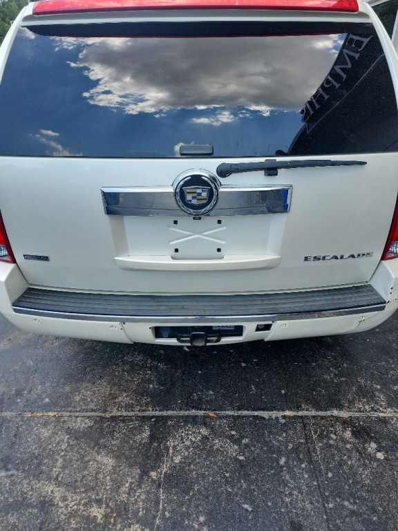 2012 Cadillac Escalade Image 6