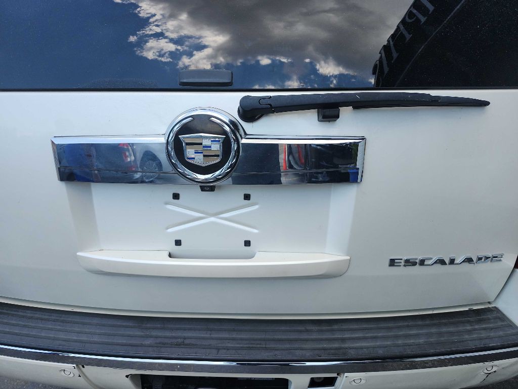 2012 Cadillac Escalade Image 7