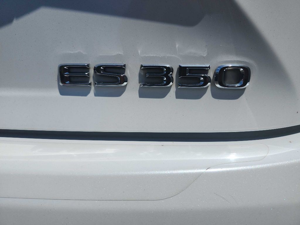 2014 Lexus ES Image 6