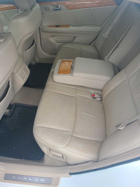 2005 Toyota Avalon Image 18