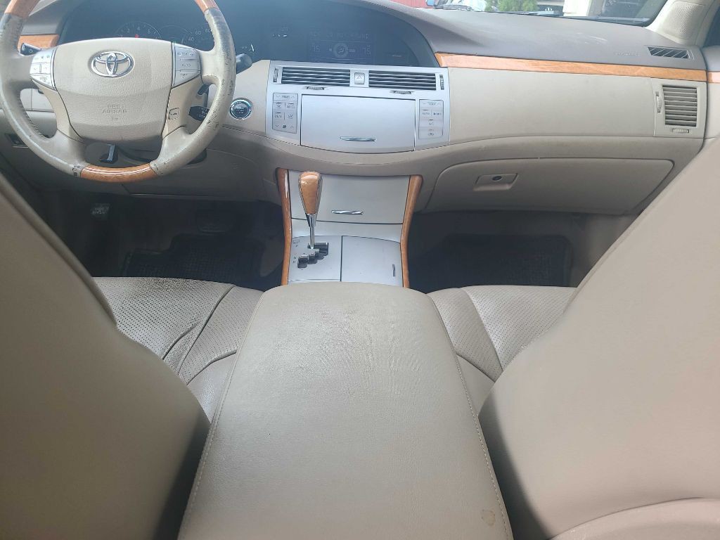 2005 Toyota Avalon Image 23