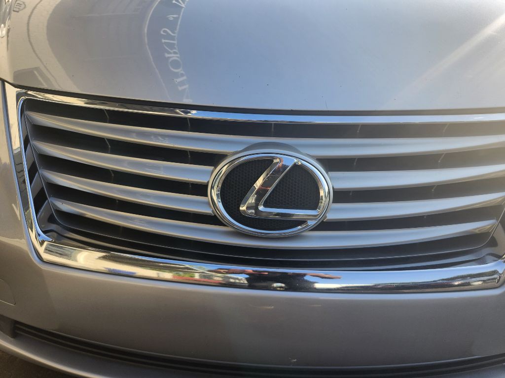 2011 Lexus ES Image 19