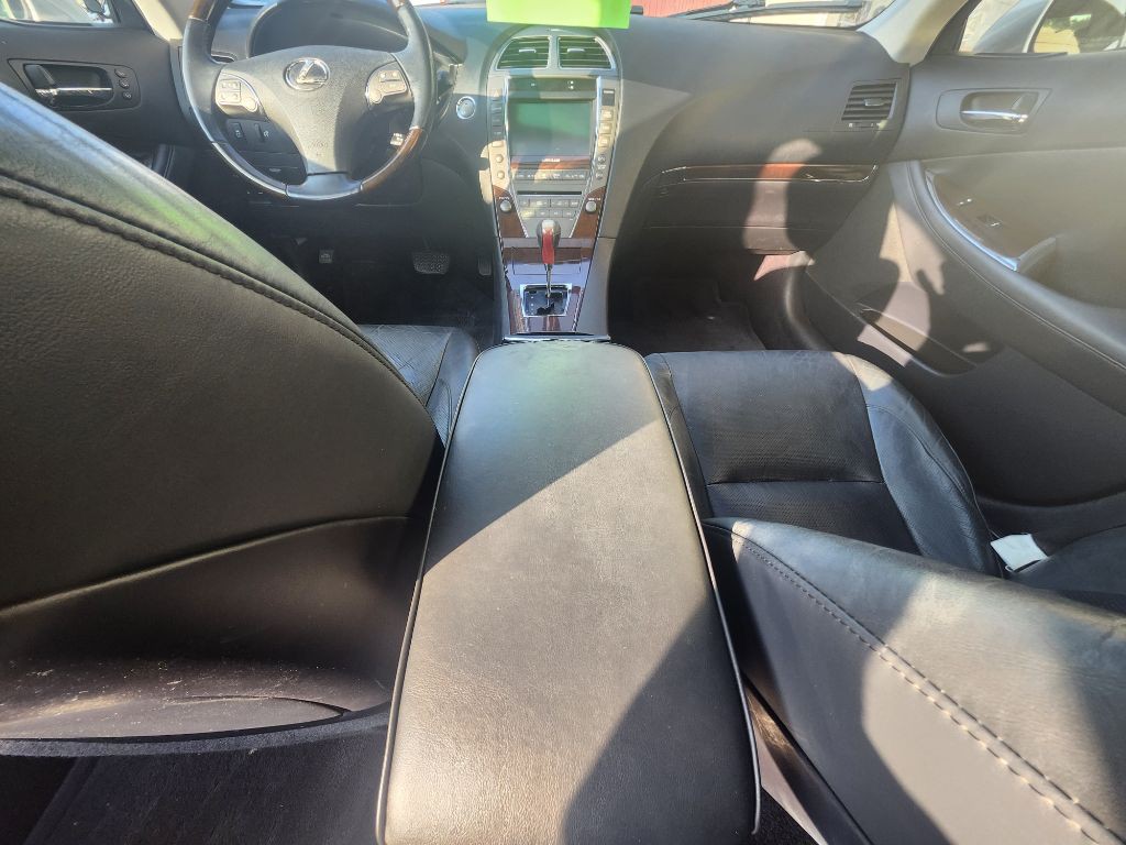 2011 Lexus ES Image 35