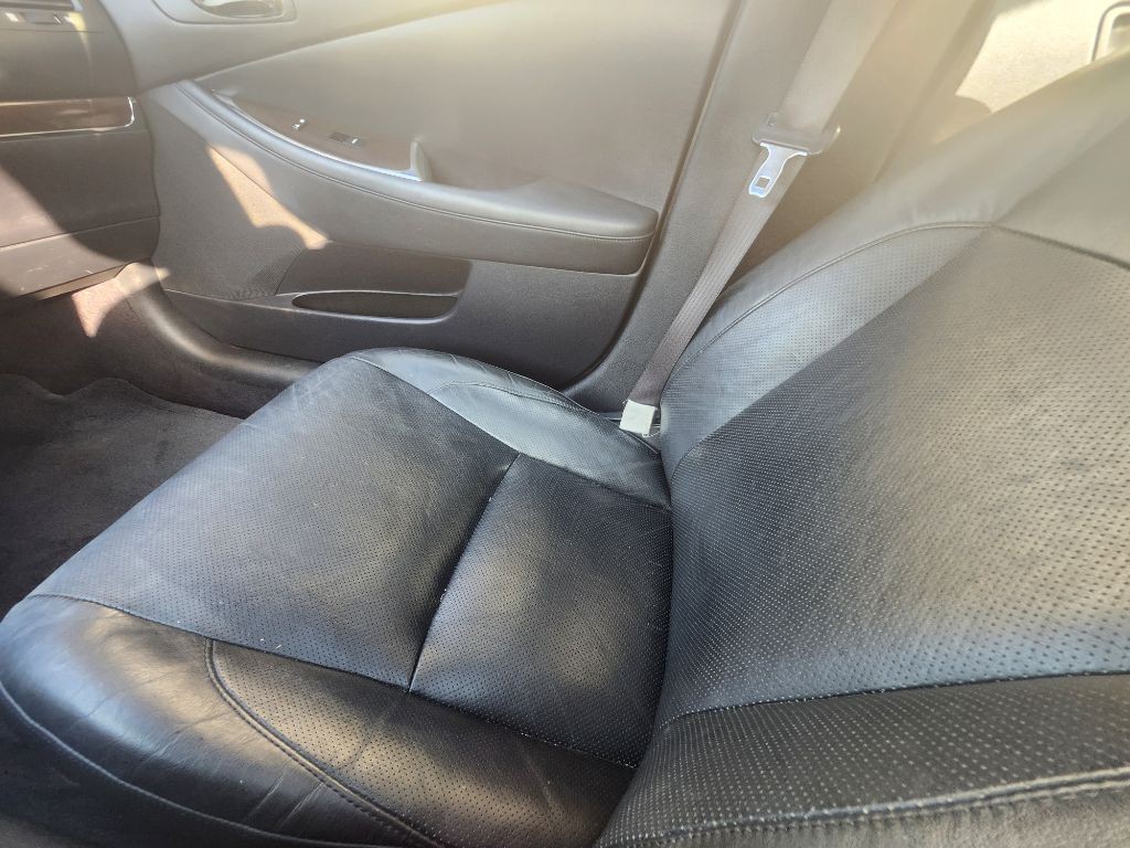 2011 Lexus ES Image 36