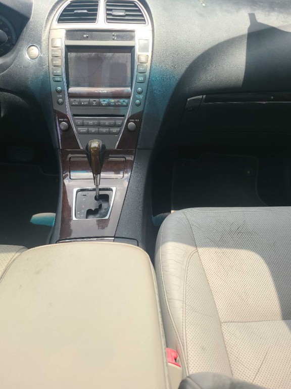 2010 Lexus ES Image 10