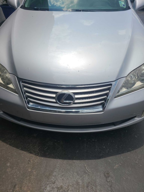 2010 Lexus ES Image 18