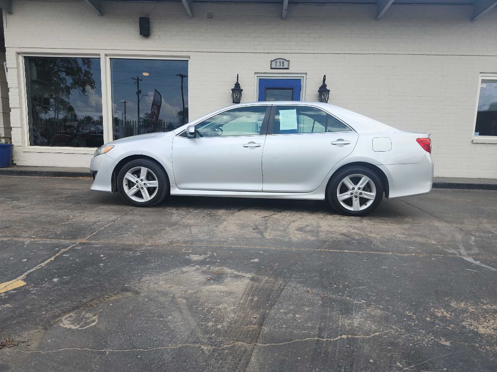 2012 Toyota Camry Image 1