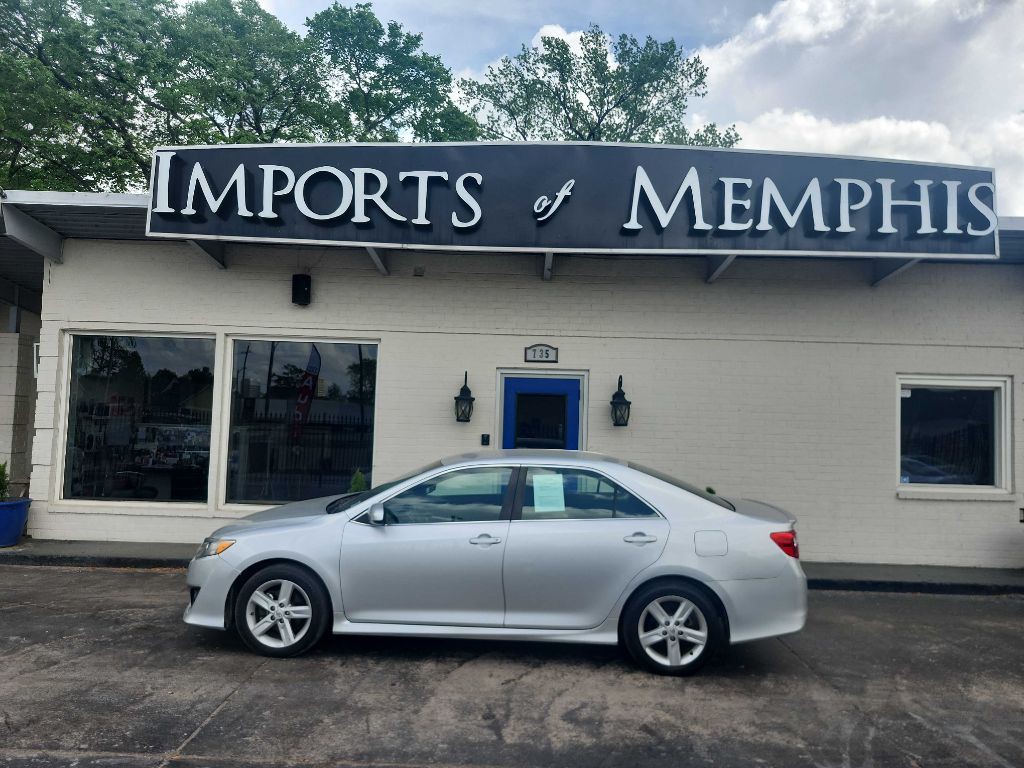2012 Toyota Camry Image 2
