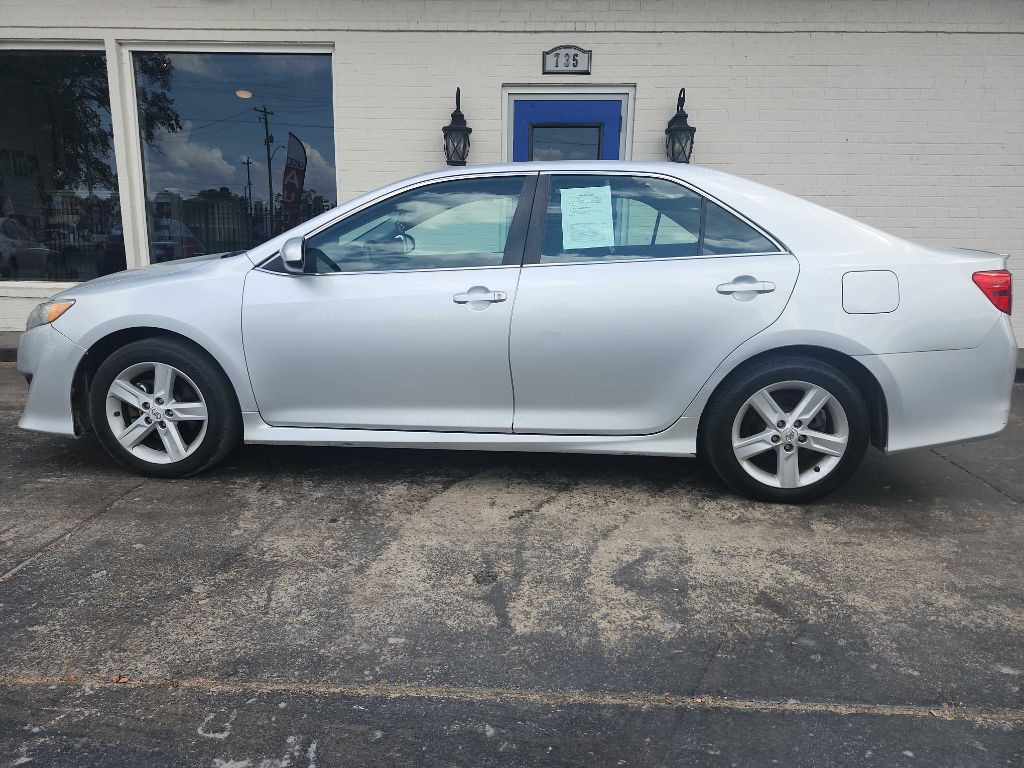 2012 Toyota Camry Image 3
