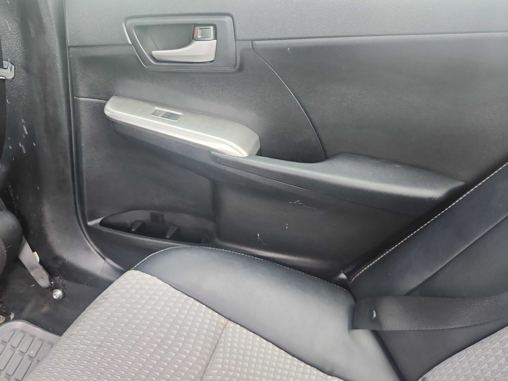 2012 Toyota Camry Image 11