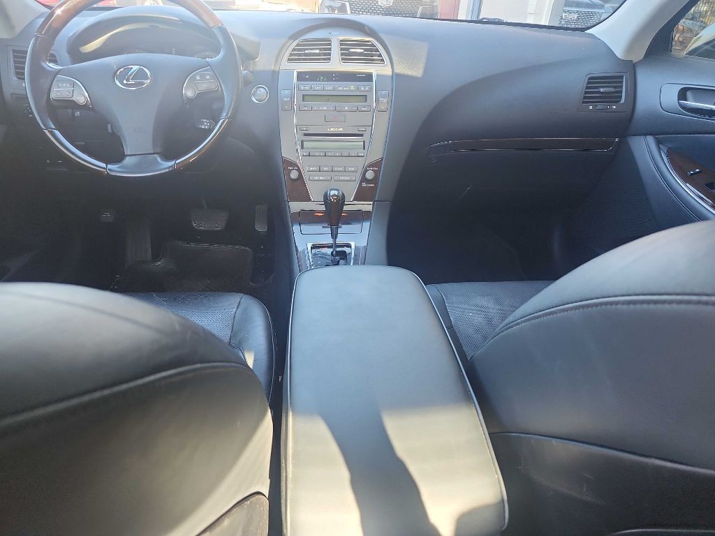 2011 Lexus ES Image 9