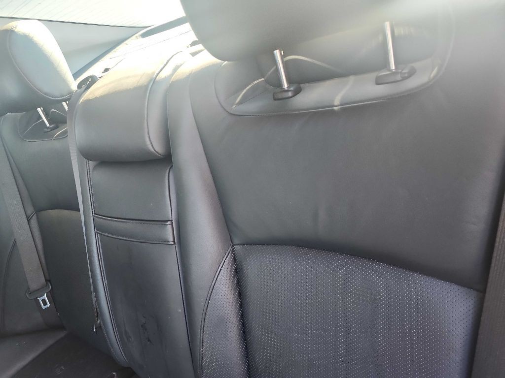 2011 Lexus ES Image 10