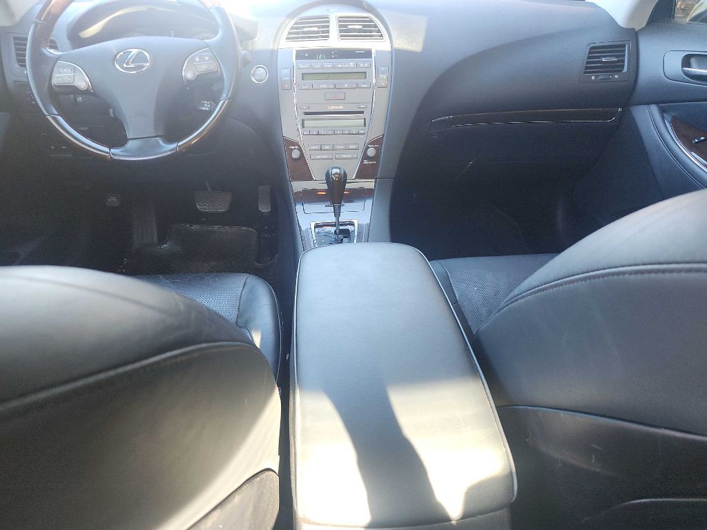 2011 Lexus ES Image 11