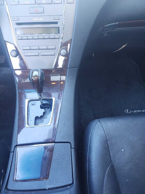 2011 Lexus ES Image 13