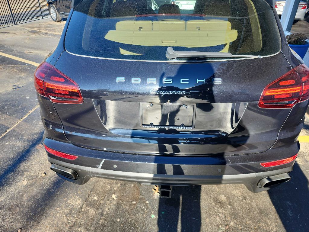 2017 Porsche Cayenne Image 9
