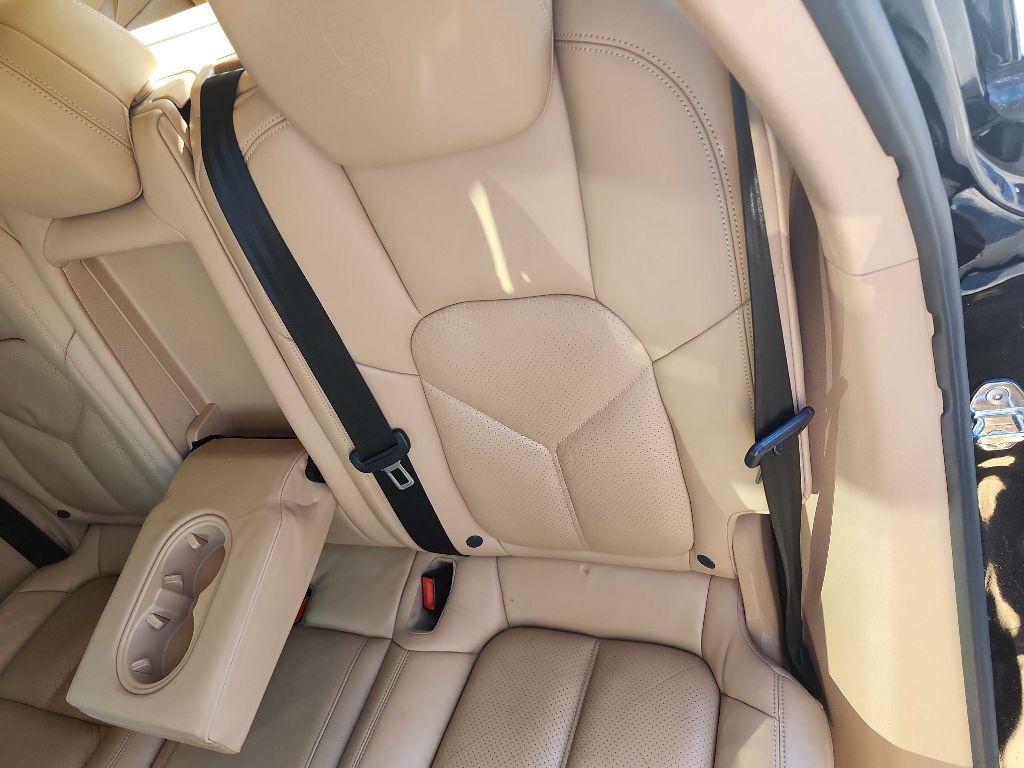 2017 Porsche Cayenne Image 19