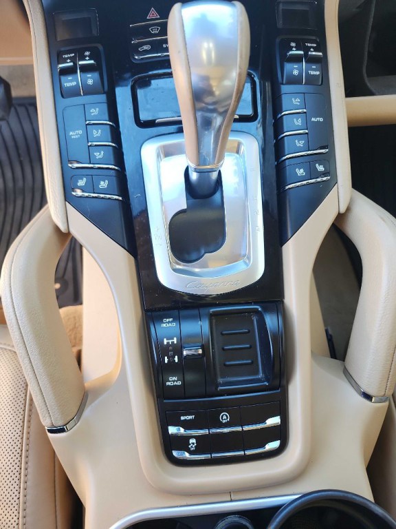 2017 Porsche Cayenne Image 21