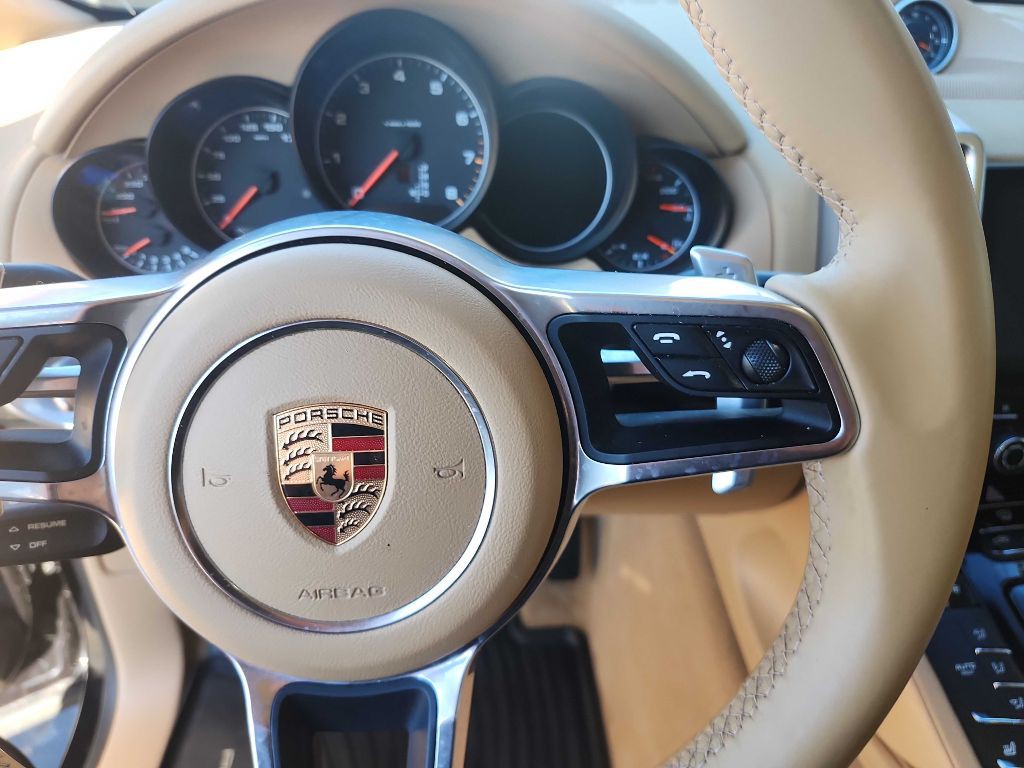 2017 Porsche Cayenne Image 23