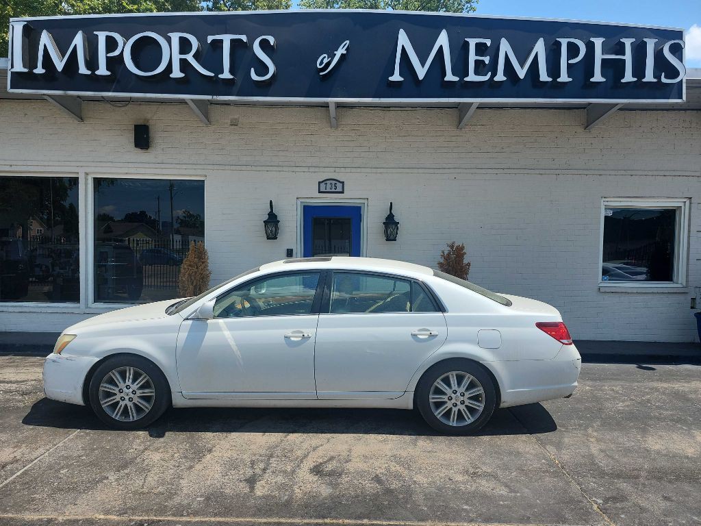 2005 Toyota Avalon Image 1