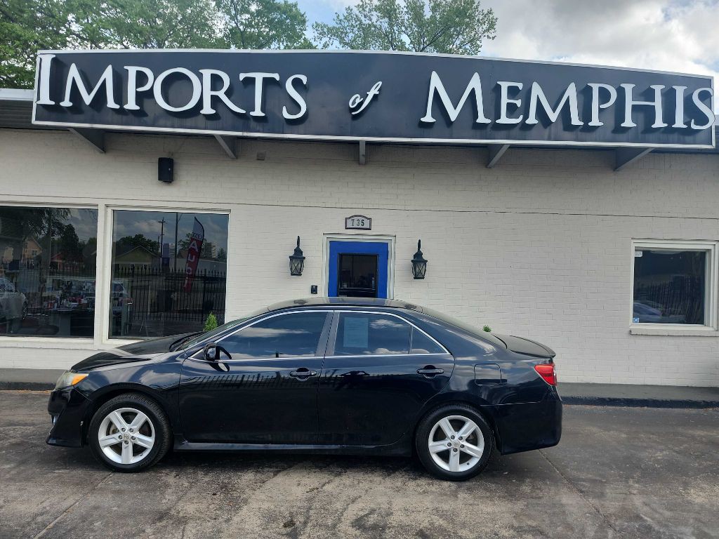 2014 Toyota Camry Image 2