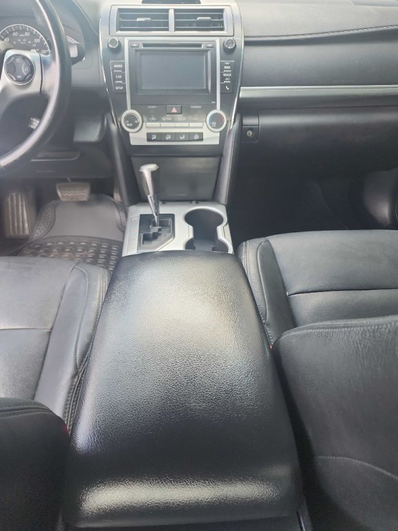 2014 Toyota Camry Image 6