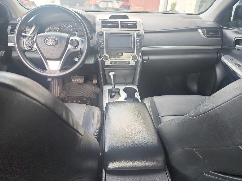 2014 Toyota Camry Image 9
