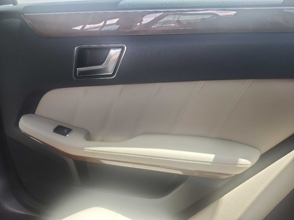 2012 Mercedes-Benz E-Class Image 12