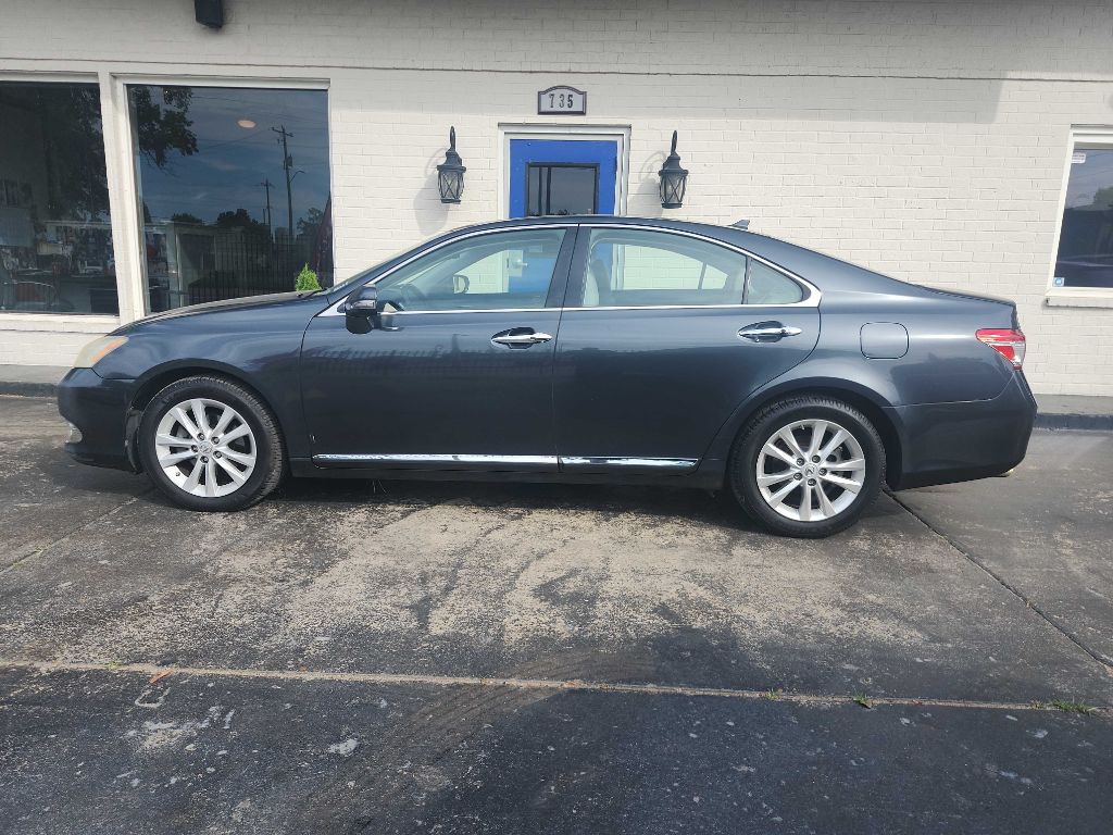 2010 Lexus ES Image 2