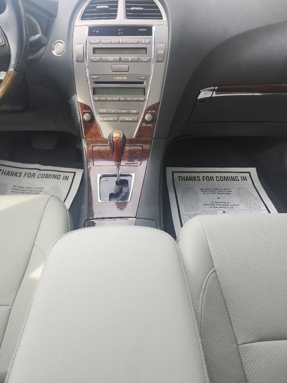 2010 Lexus ES Image 12