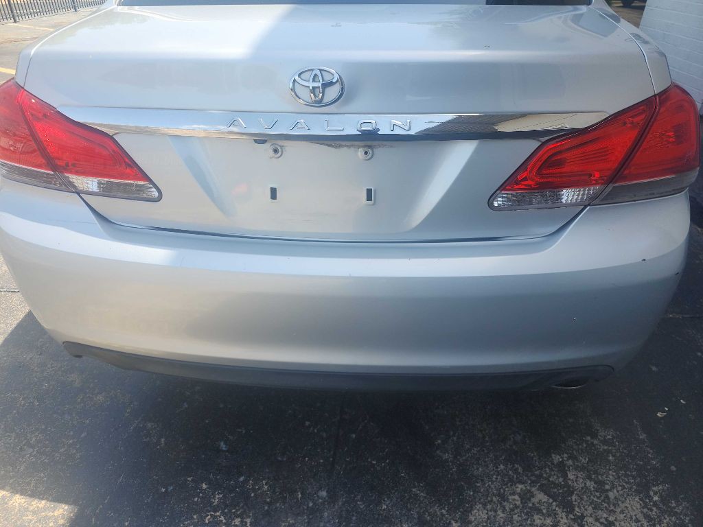 2011 Toyota Avalon Image 3