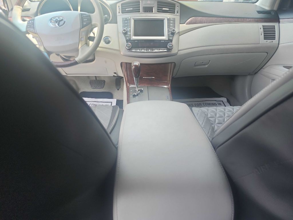 2011 Toyota Avalon Image 11