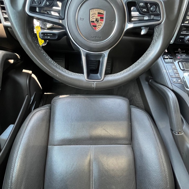 2016 Porsche Cayenne Image 3