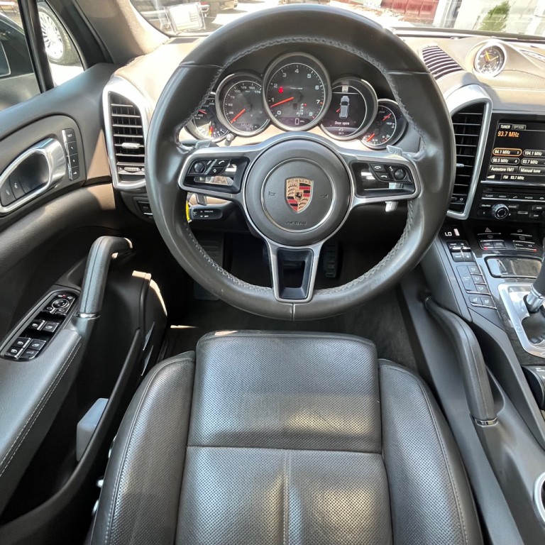 2016 Porsche Cayenne Image 4