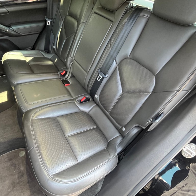 2016 Porsche Cayenne Image 10