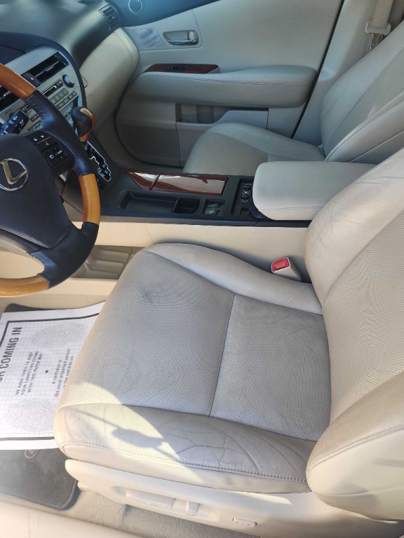 2011 Lexus RX Image 11