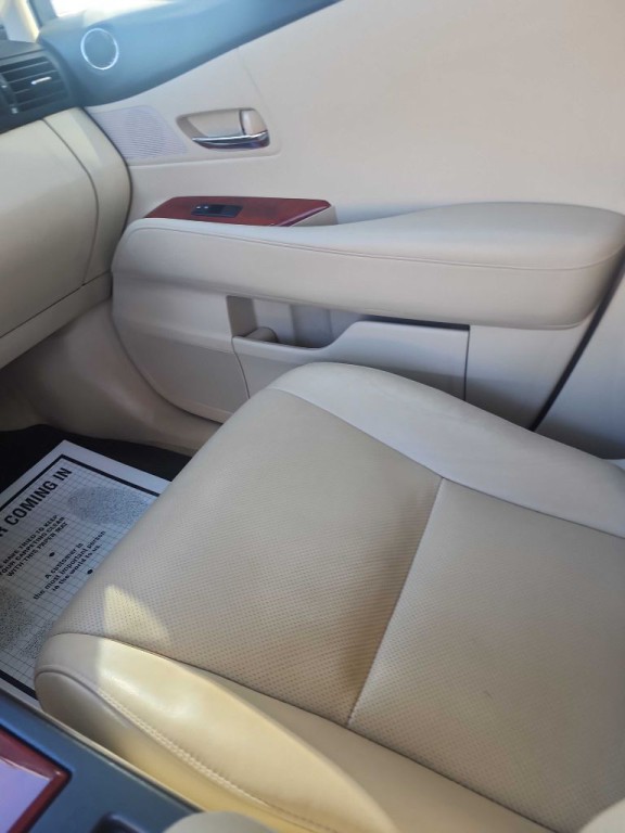 2011 Lexus RX Image 14