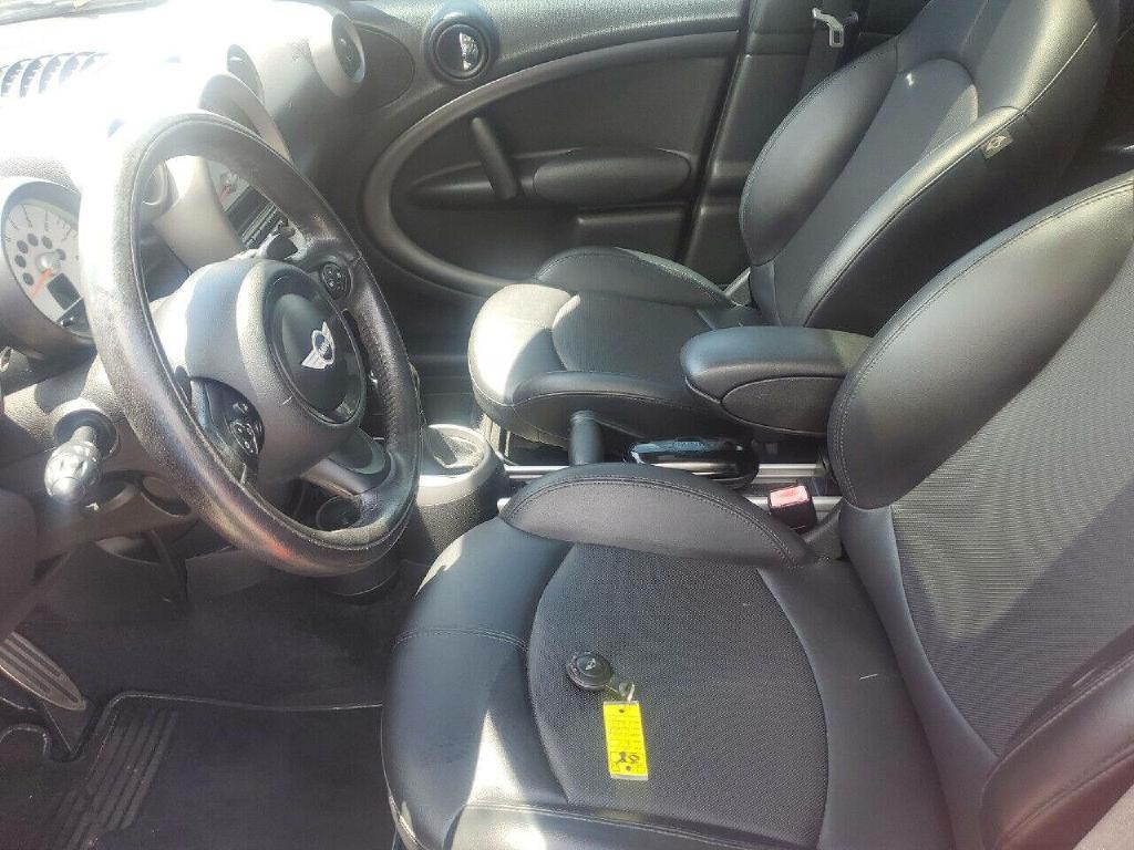 2012 MINI Countryman Image 24