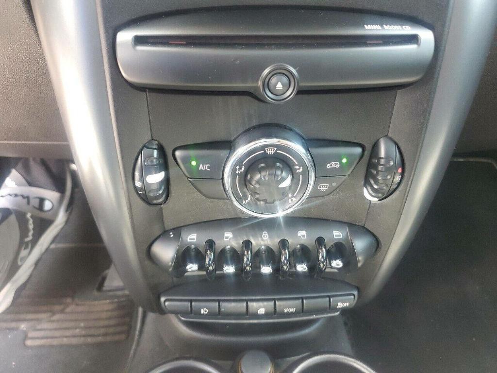 2012 MINI Countryman Image 28