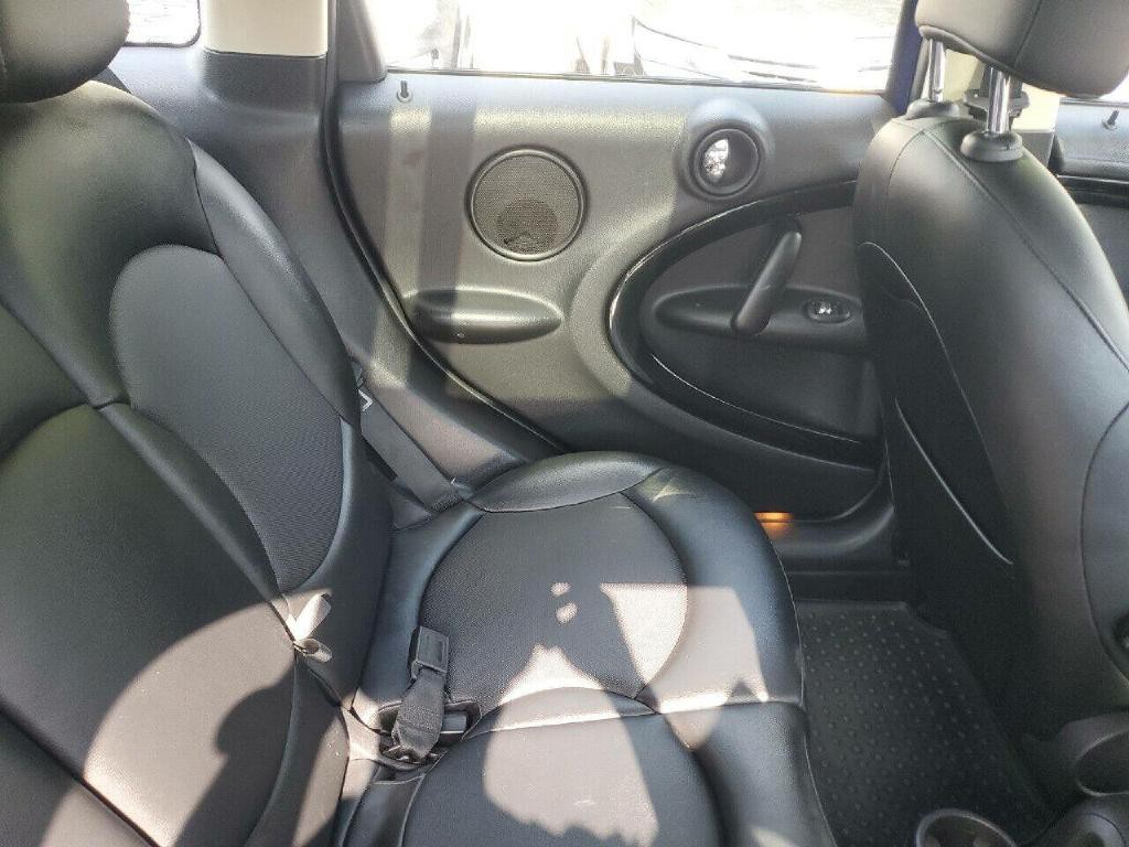 2015 MINI Countryman Image 16