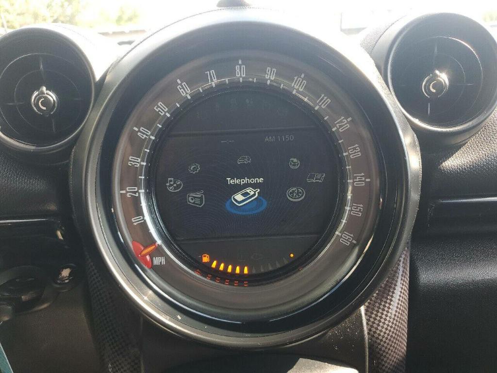 2015 MINI Countryman Image 24