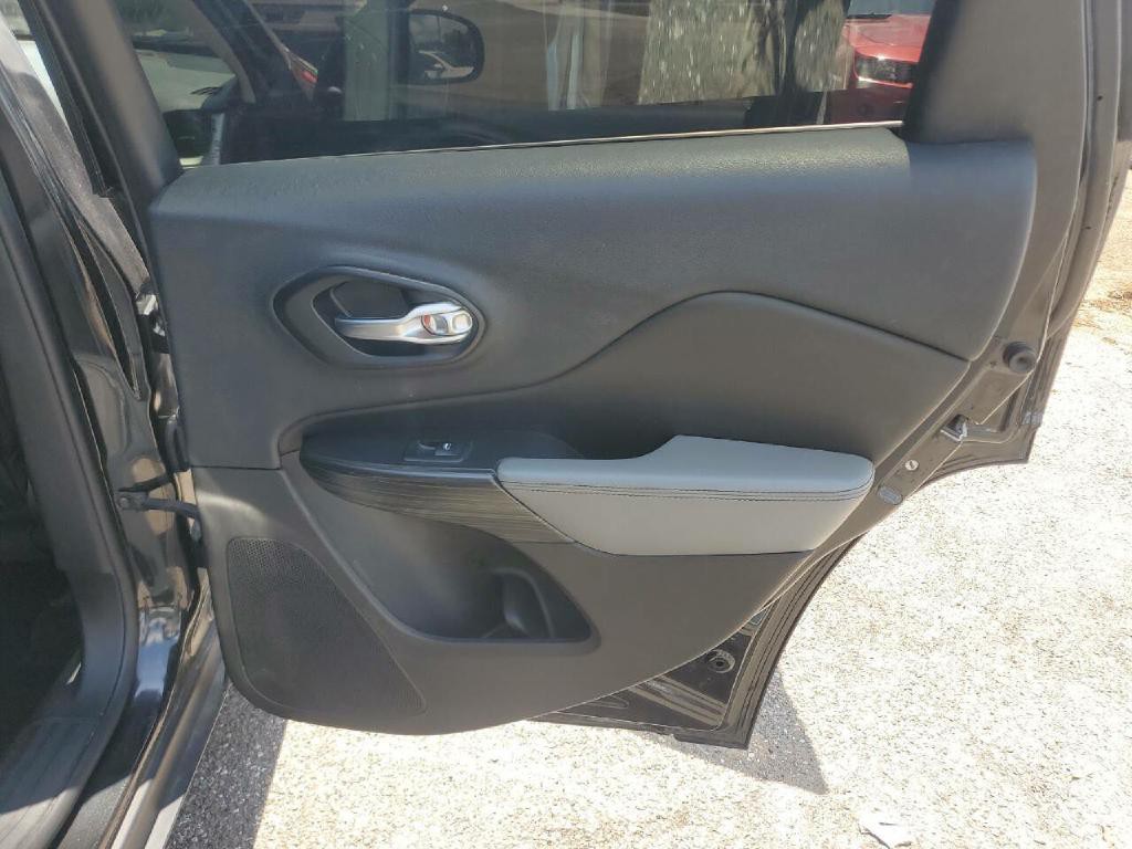 2014 Jeep Cherokee Image 14